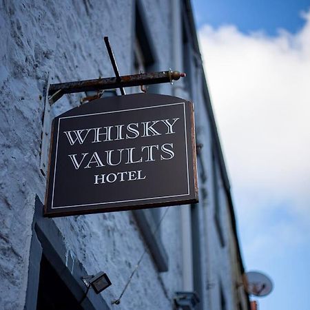 The Whisky Vaults Hotel Оубън Екстериор снимка