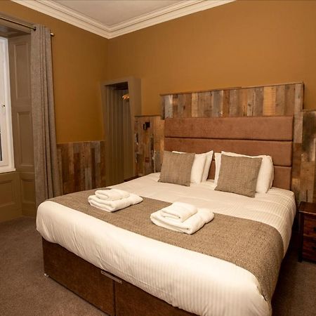 The Whisky Vaults Hotel Оубън Екстериор снимка