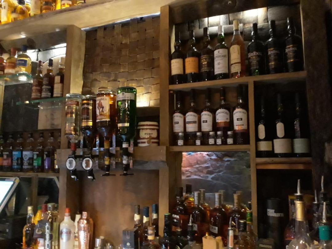 The Whisky Vaults Hotel Оубън Екстериор снимка
